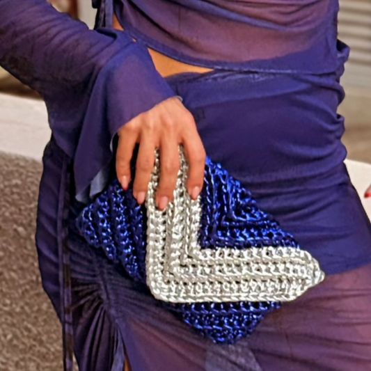 V envelope SIlver & Blue (1)