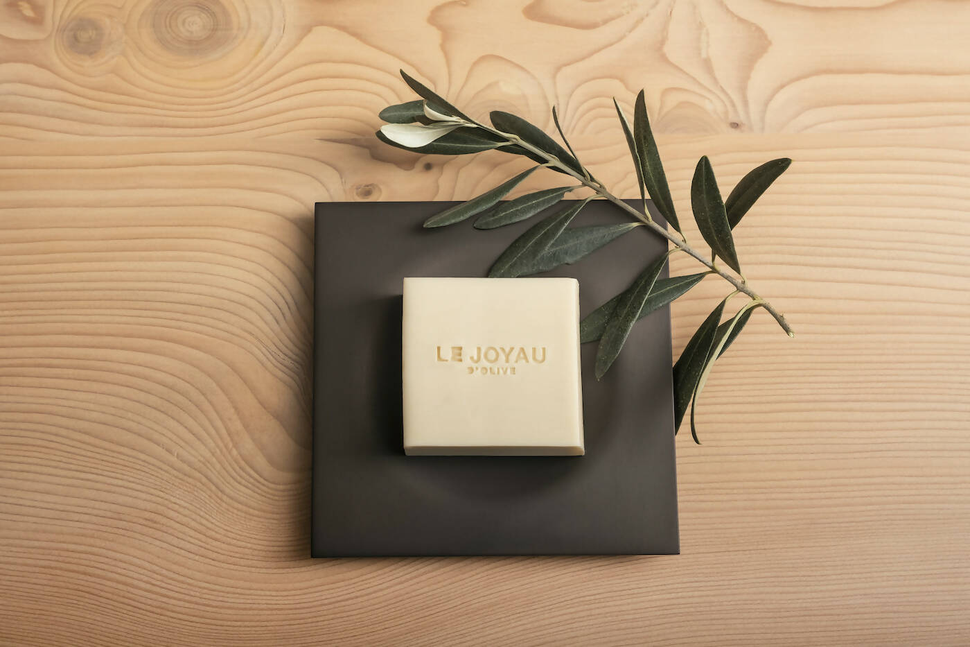 Le Joyau d'Olive Men's Collection
